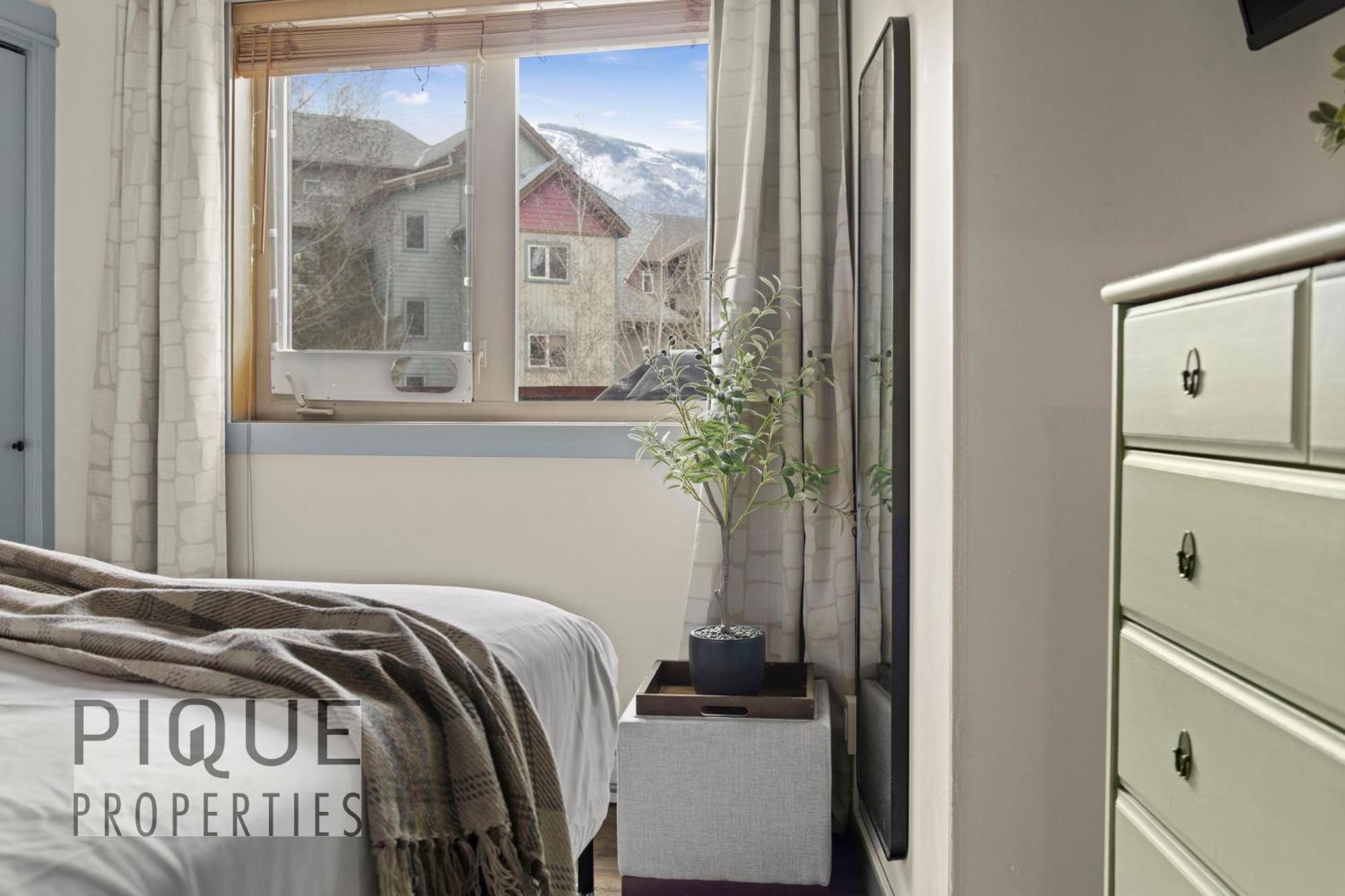 Apartamento Mountain Loft Retreat, Heated Pool & Hot Tub, Ug Parking, Balcony, Wifi! Canmore Exterior foto